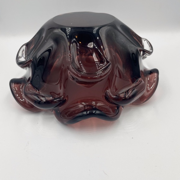 Vintage Mulberry Wine Clear Glass Pulled Ear Petals Ashtray/ Bowl - Picture 2 of 11